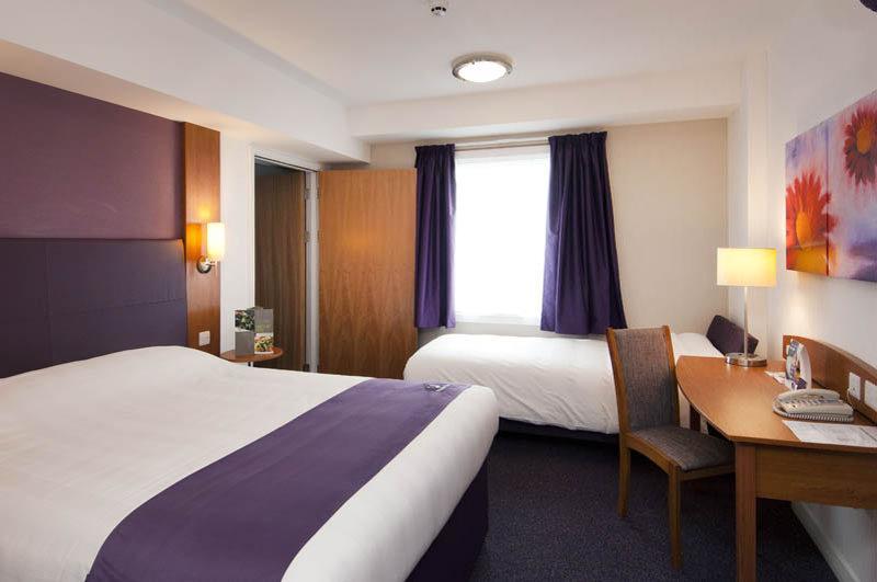Premier Inn Haydock Park/M6 J23 Warrington Esterno foto