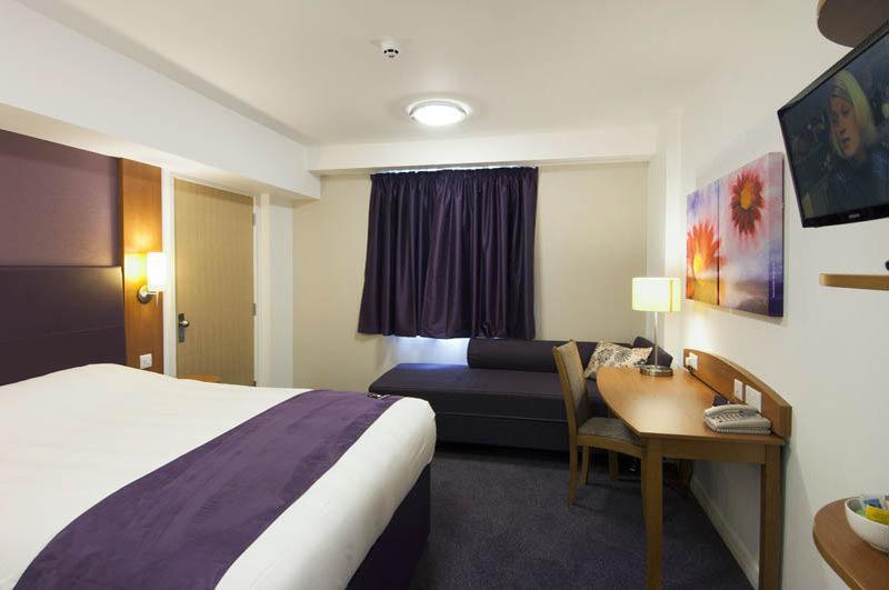 Premier Inn Haydock Park/M6 J23 Warrington Esterno foto